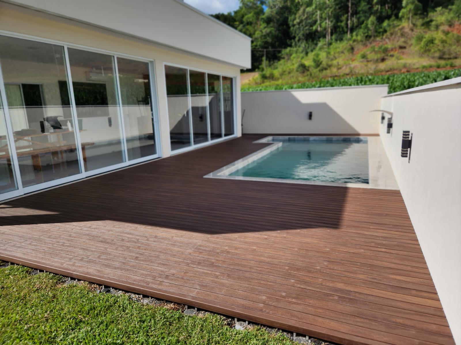 Deck residencial moderno