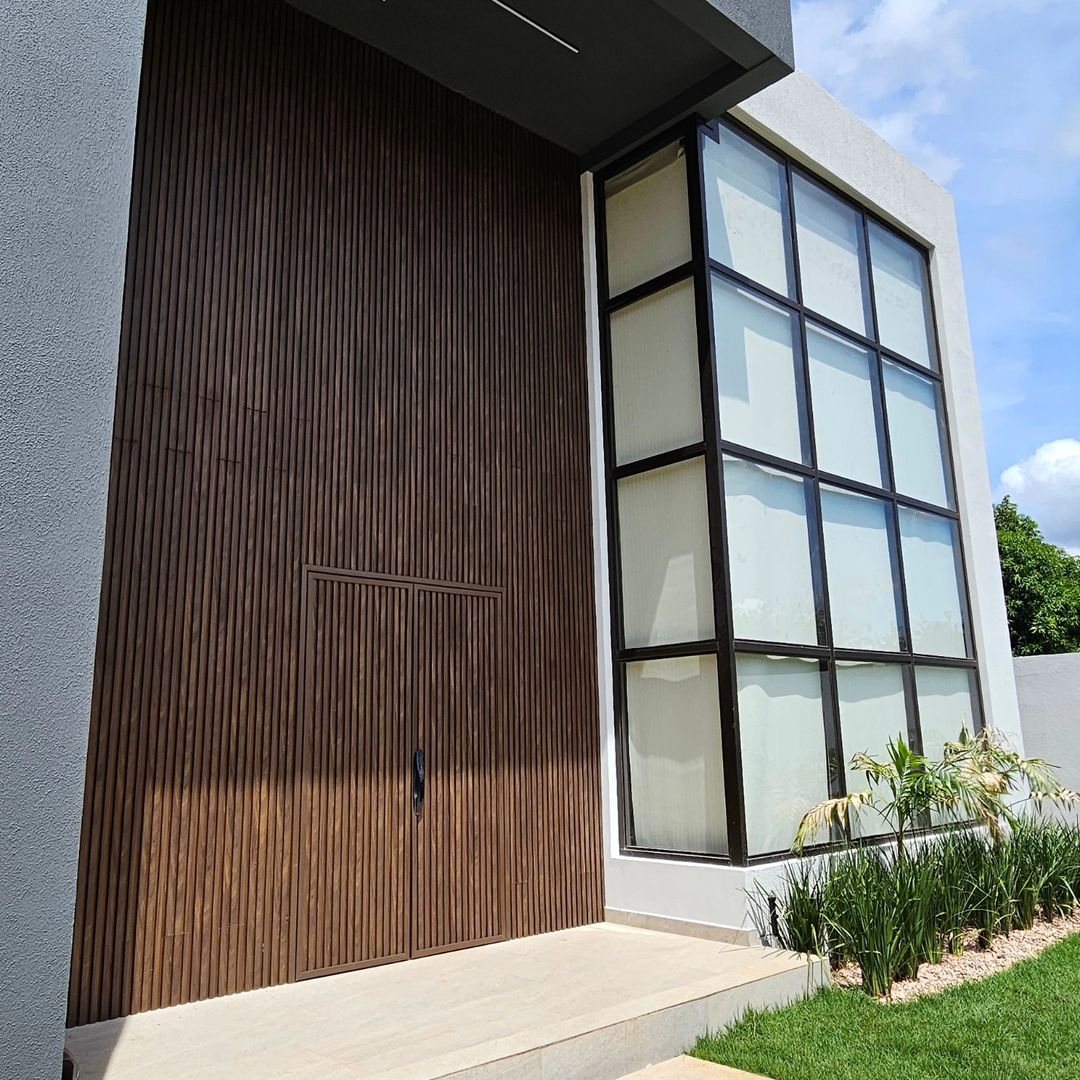 Fachada com ripado